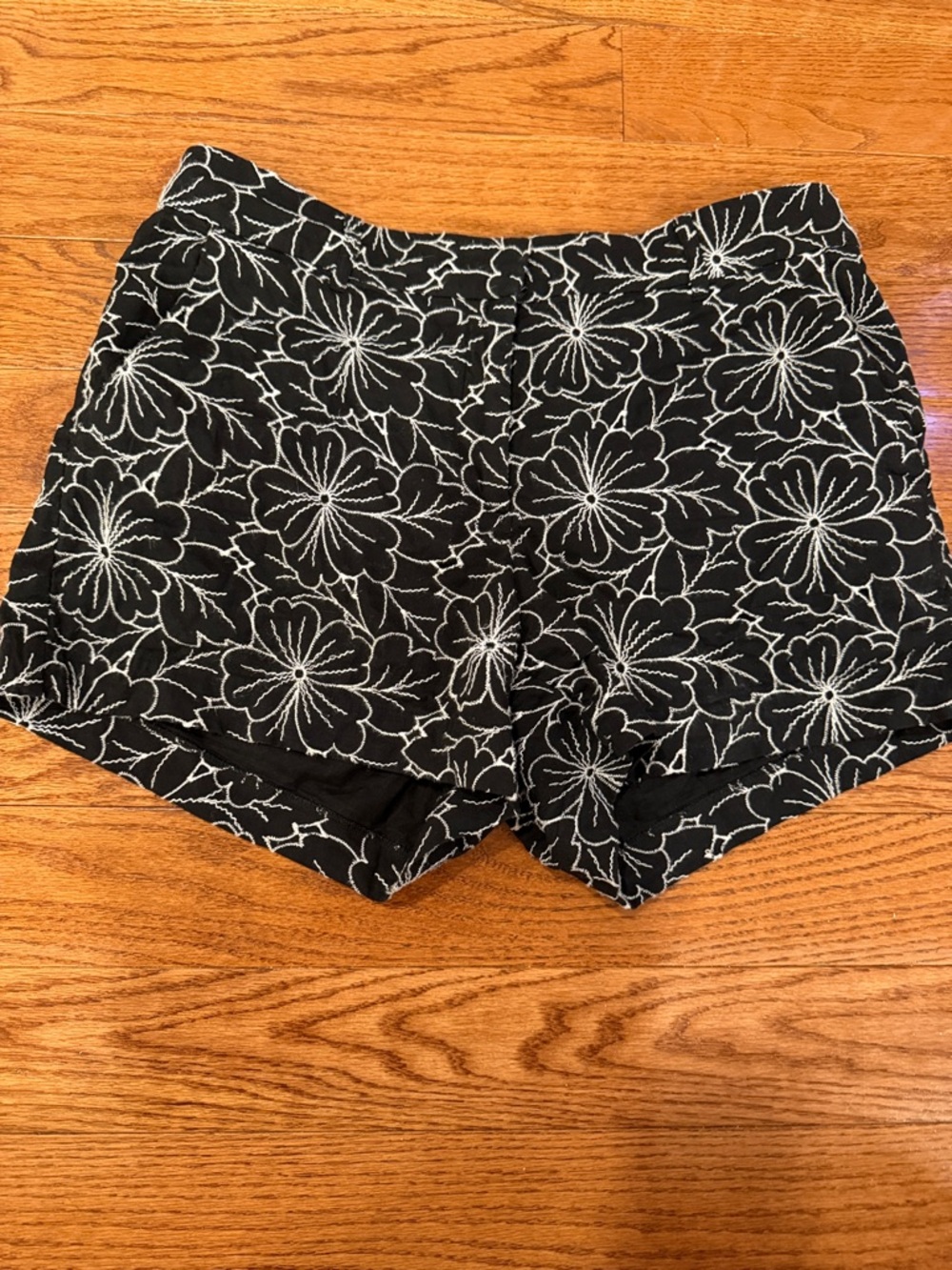 Loft Black Floral Embroidered Women’s Shorts